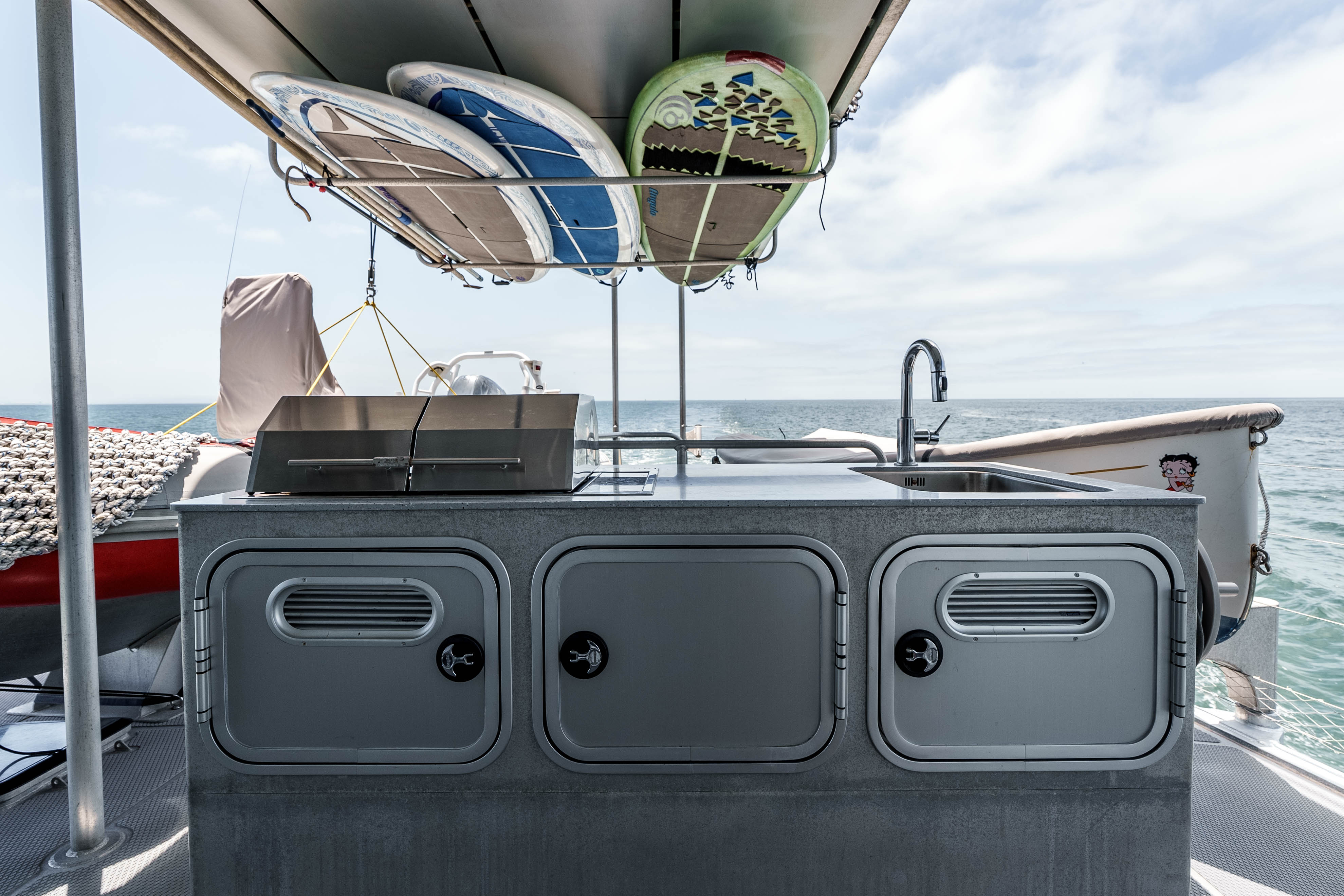UGLY BETTY motor yacht for Sale by Fraser Yachts, built by CIRCA MARINE