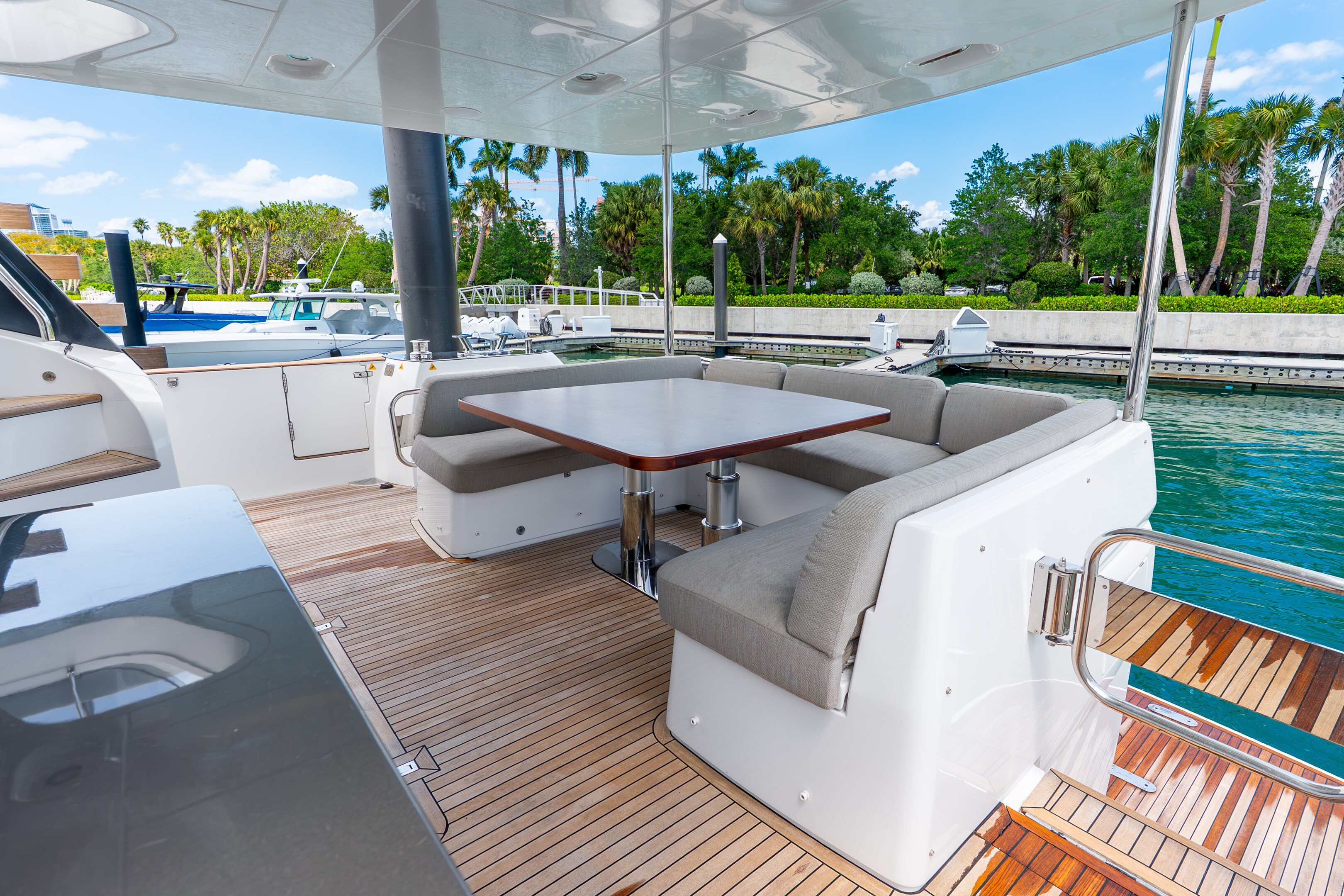 FREJA motor yacht by Fraser Yachts, built by AZIMUT