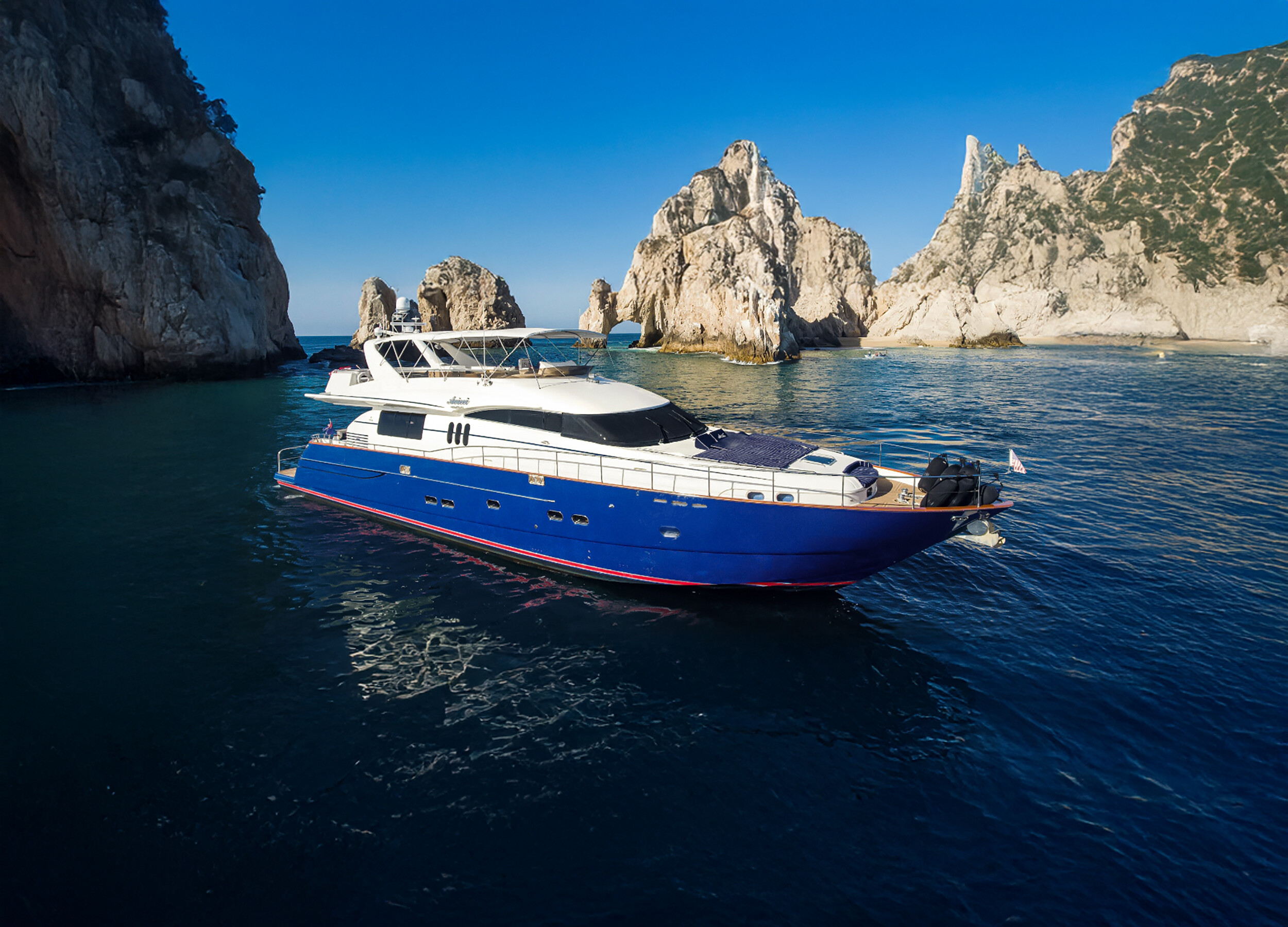 AVICCI motor yacht for Sale by Fraser Yachts, built by VIKING PRINCESS