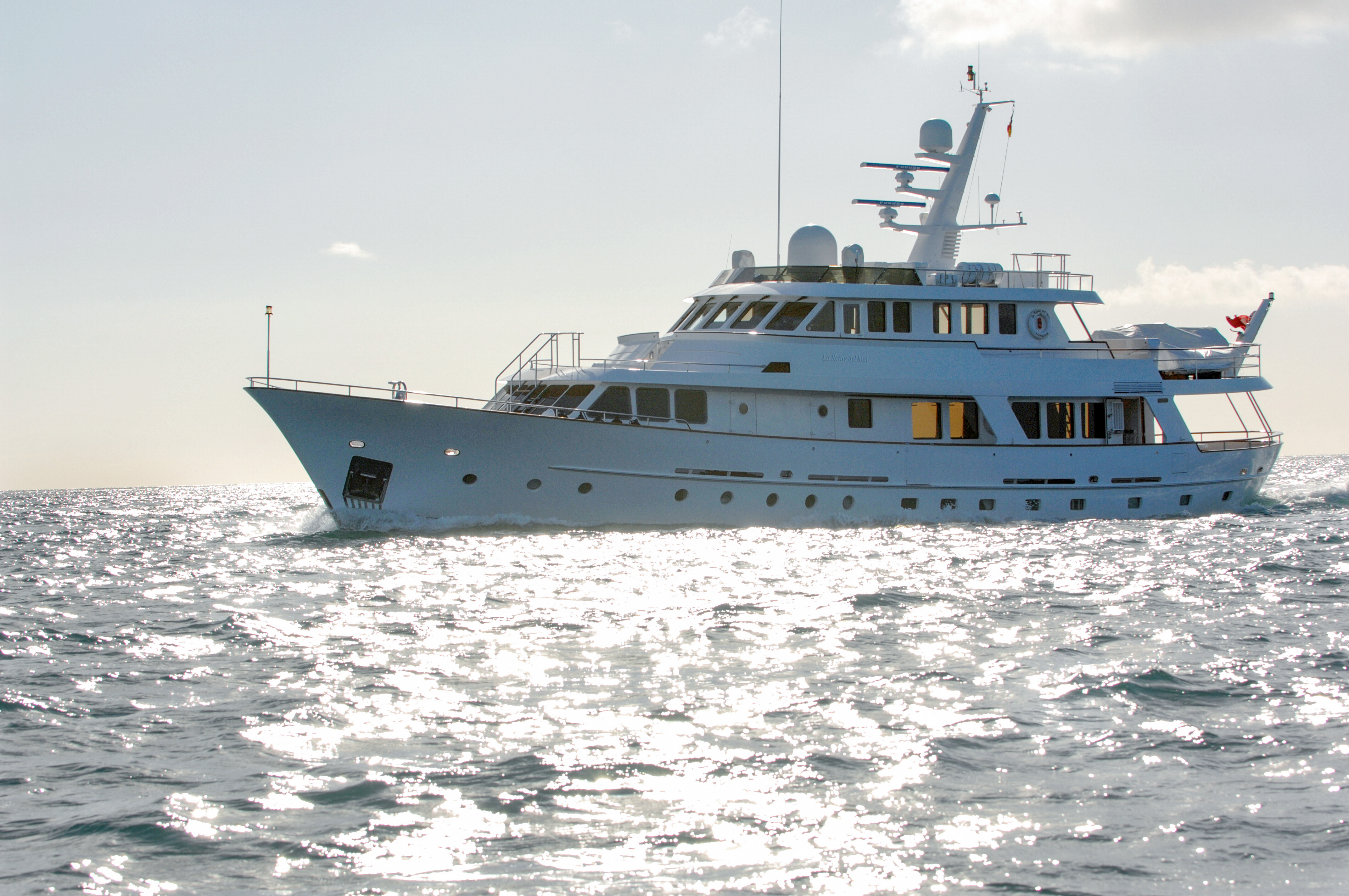 LA REINA DEL MAR motor yacht by Fraser Yachts, built by ROYAL HAKVOORT SHIPYARD