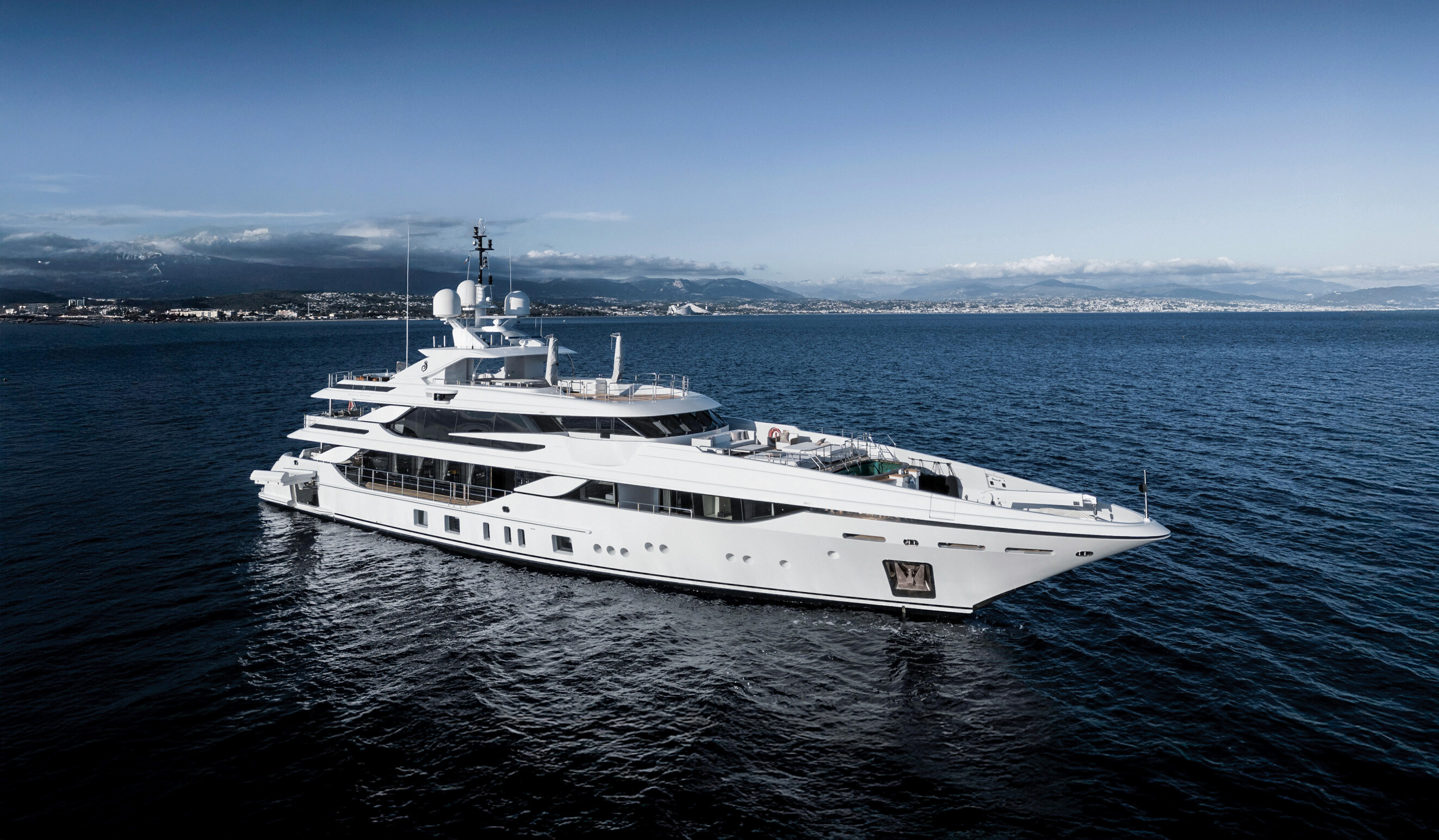 BOMBAY motor yacht for Sale & Charter by Fraser Yachts, built by BENETTI