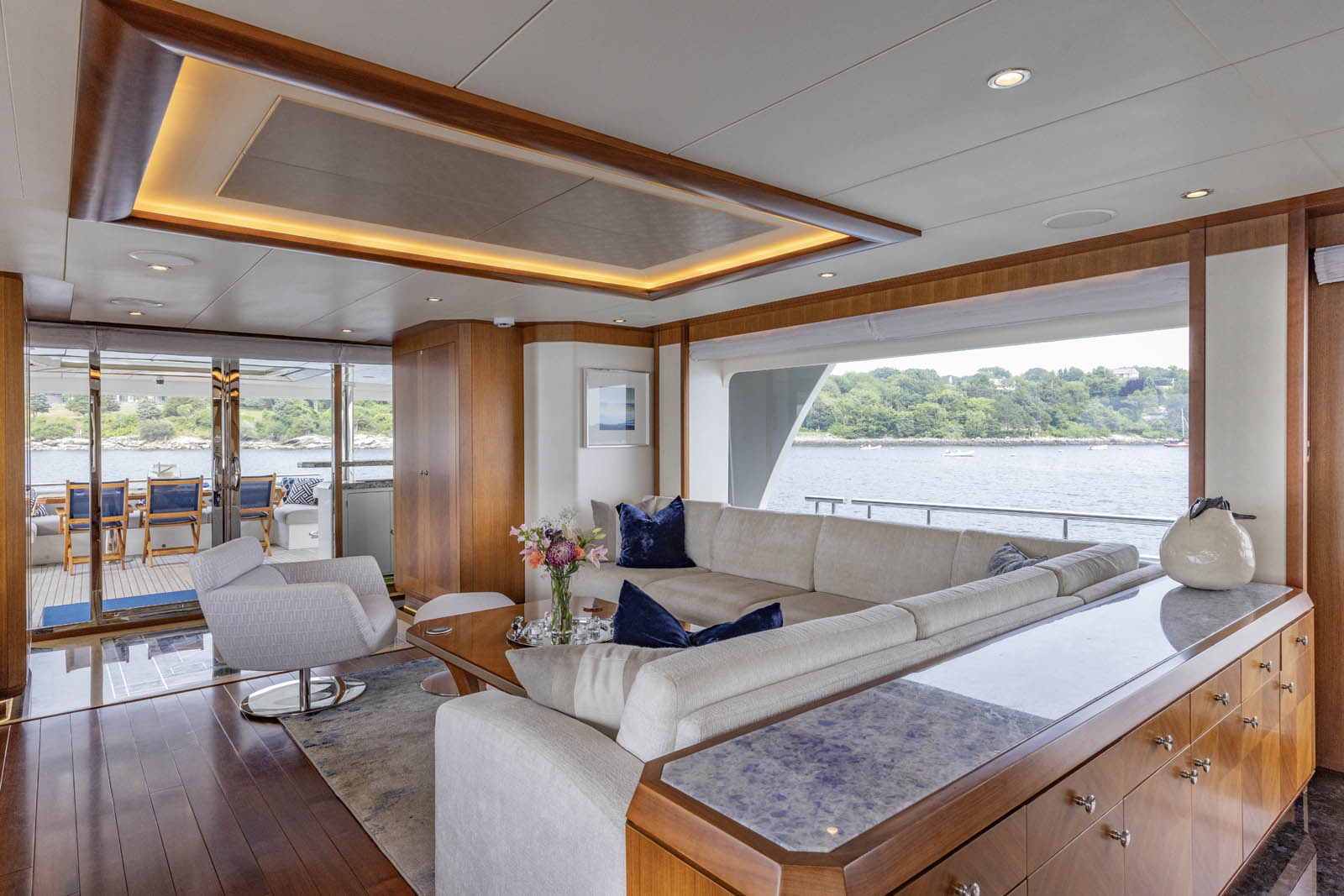 WRECKLESS motor yacht for Sale by Fraser Yachts, built by OCEAN ALEXANDER