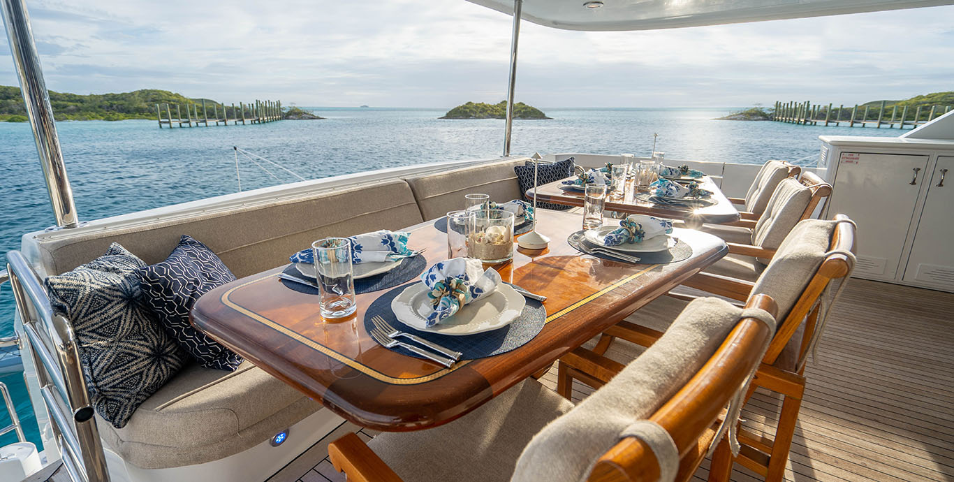 Aboard TIE BREAKER a 100ft (30.48m) luxury motor yacht for Sale available with Fraser Yachts, built by HATTERAS in 2002