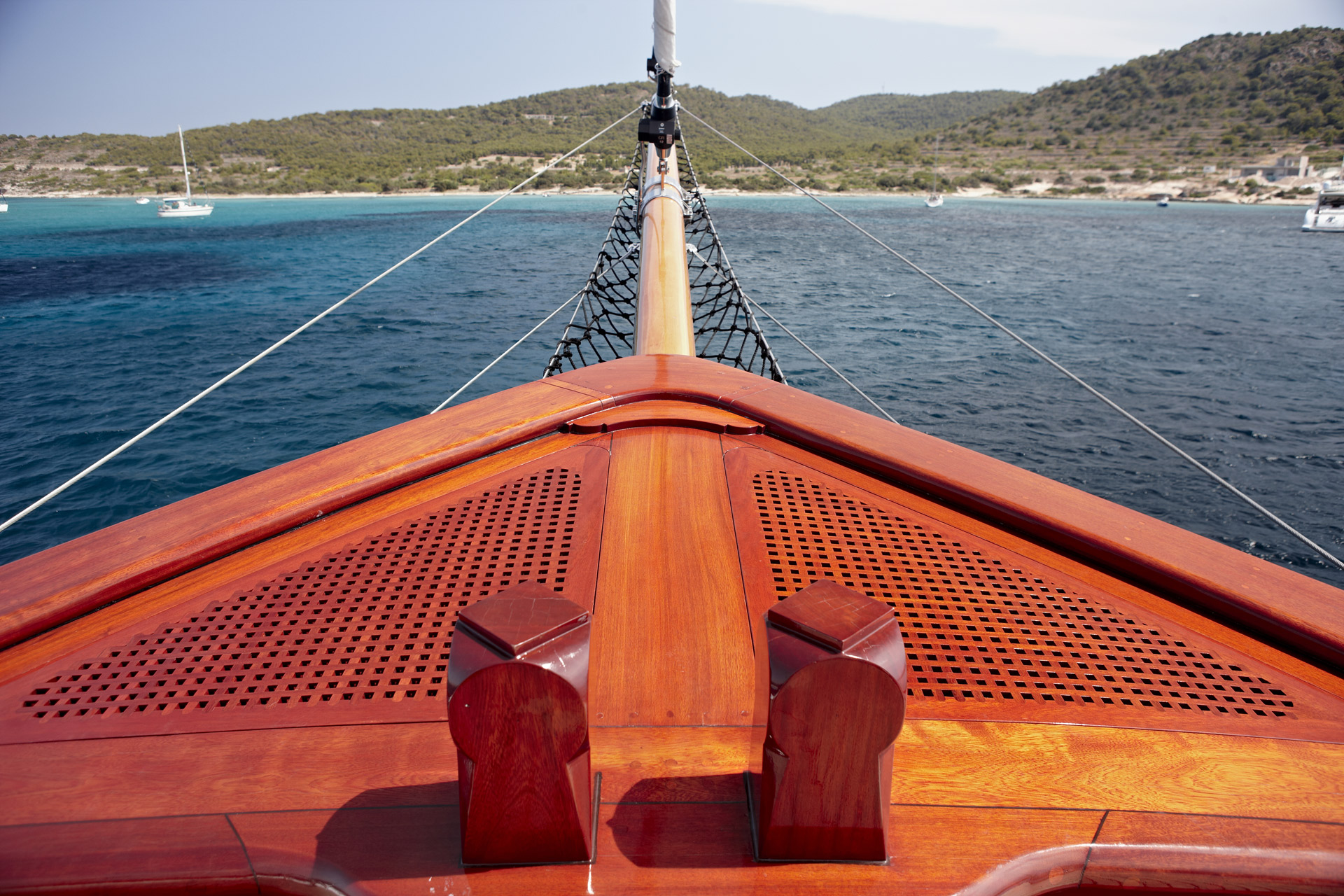 Aboard IRAKLIS L a 116ft (35.5m) luxury sailing yacht , built by PERAMA in 2009