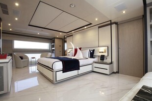 https://media.fraseryachts.com/Yachts/Y284_SP_MC/images/yachtfolio/willow-master-en-suite_66340-tPugT9Qe.jpg?vh=e6ebd7&w=310