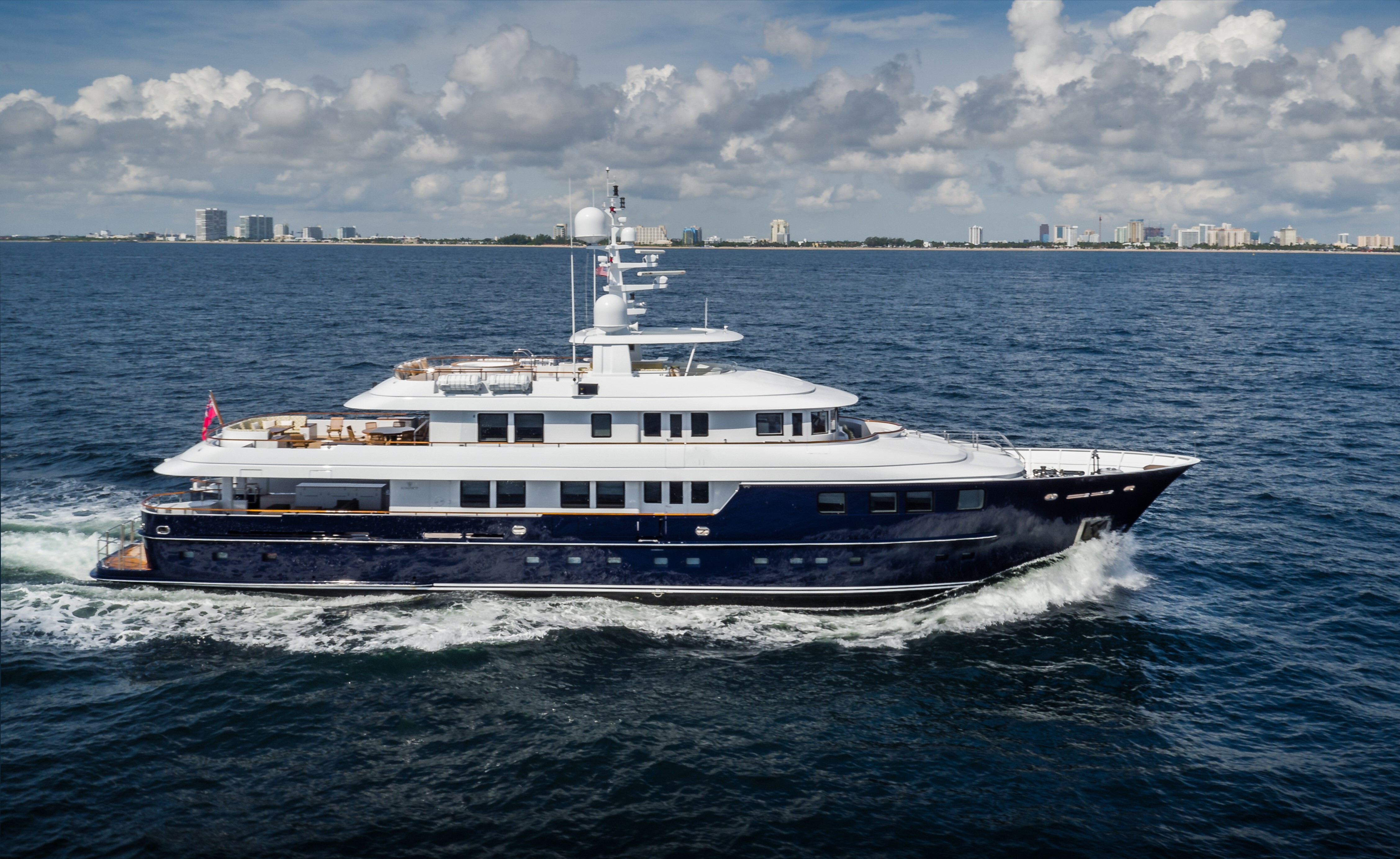 Aboard OCEAN'S SEVEN a 137ft (41.91m) luxury motor yacht for Charter available with Fraser Yachts, built by KINGSHIP YACHT in 2012