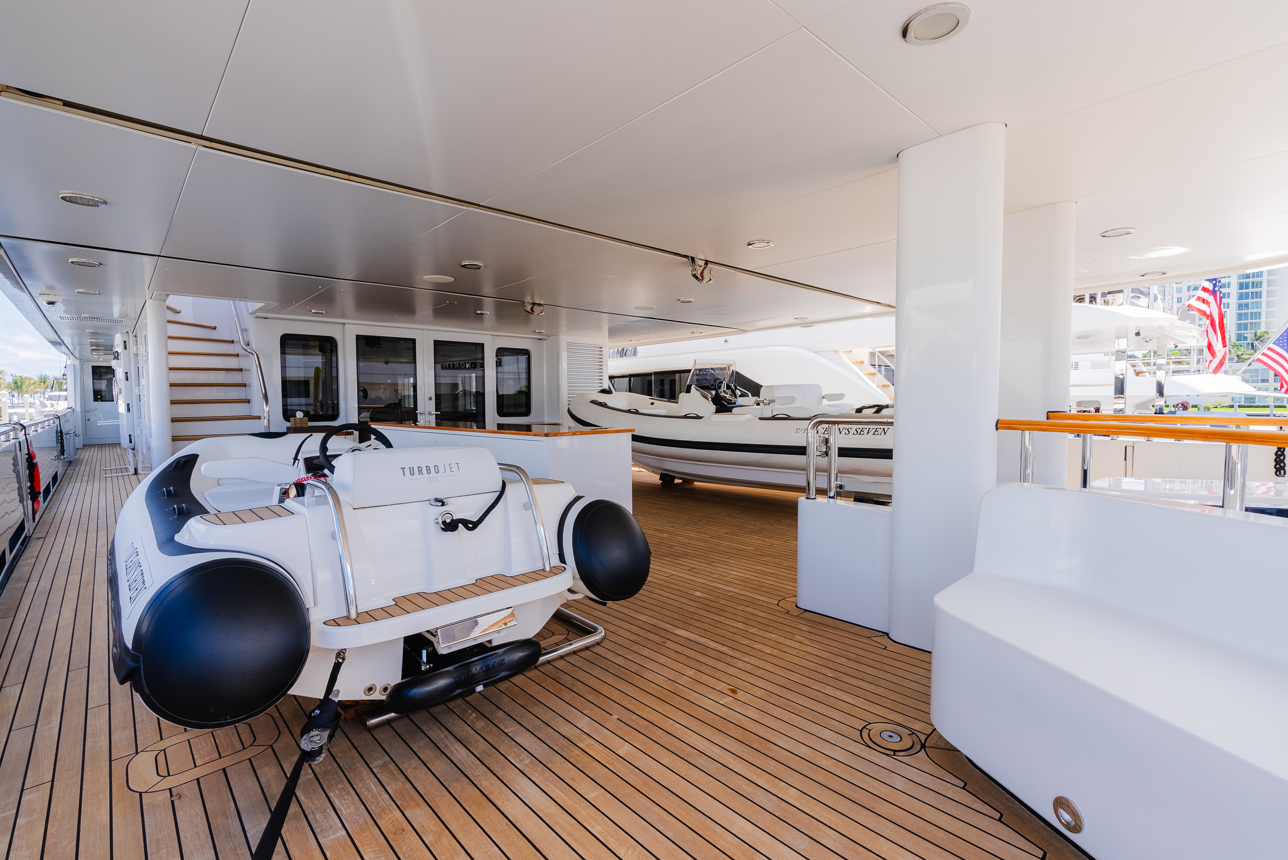 Aboard OCEAN'S SEVEN a 137ft (41.91m) luxury motor yacht for Charter available with Fraser Yachts, built by KINGSHIP YACHT in 2012