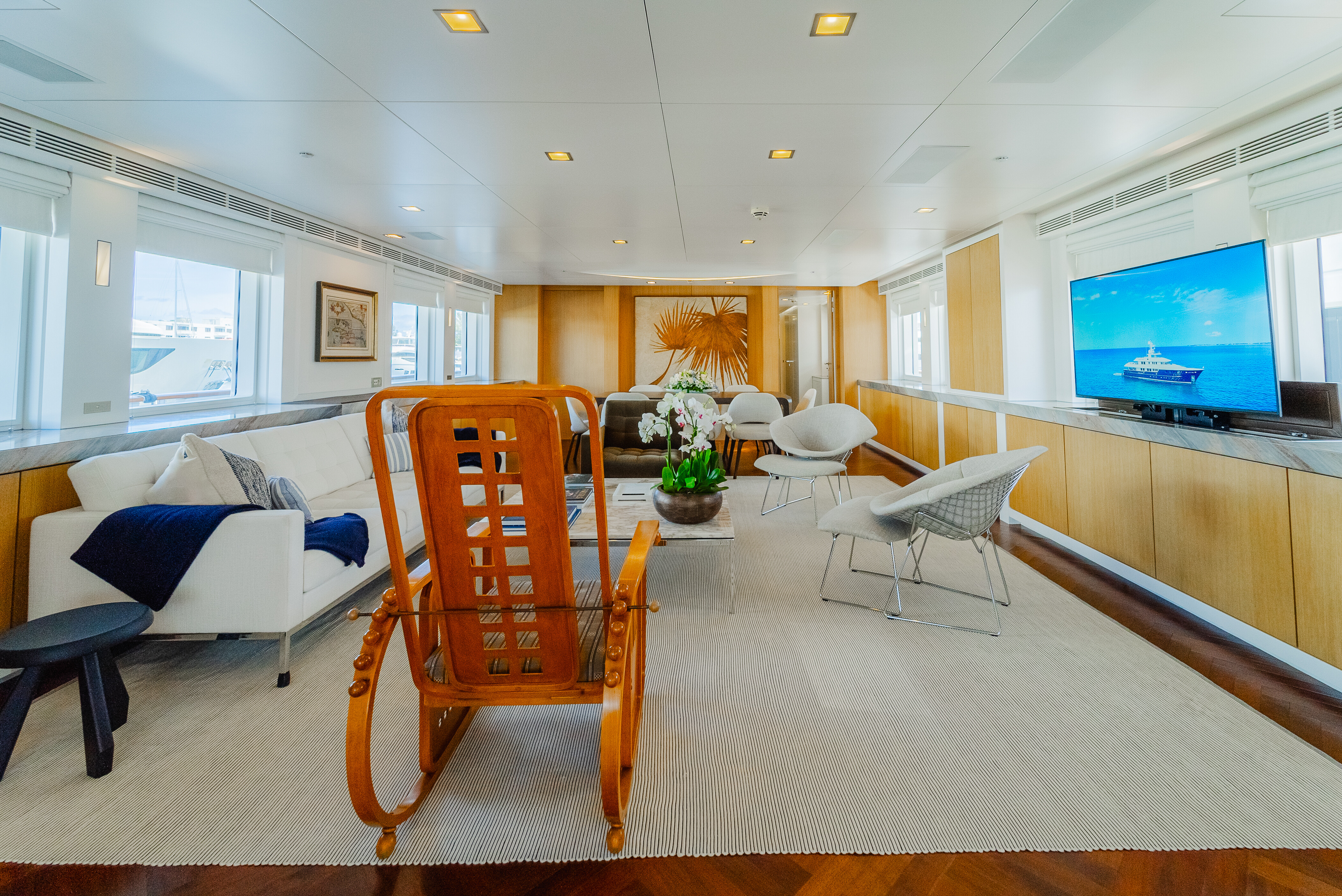 Aboard OCEAN'S SEVEN a 137ft (41.91m) luxury motor yacht for Charter available with Fraser Yachts, built by KINGSHIP YACHT in 2012