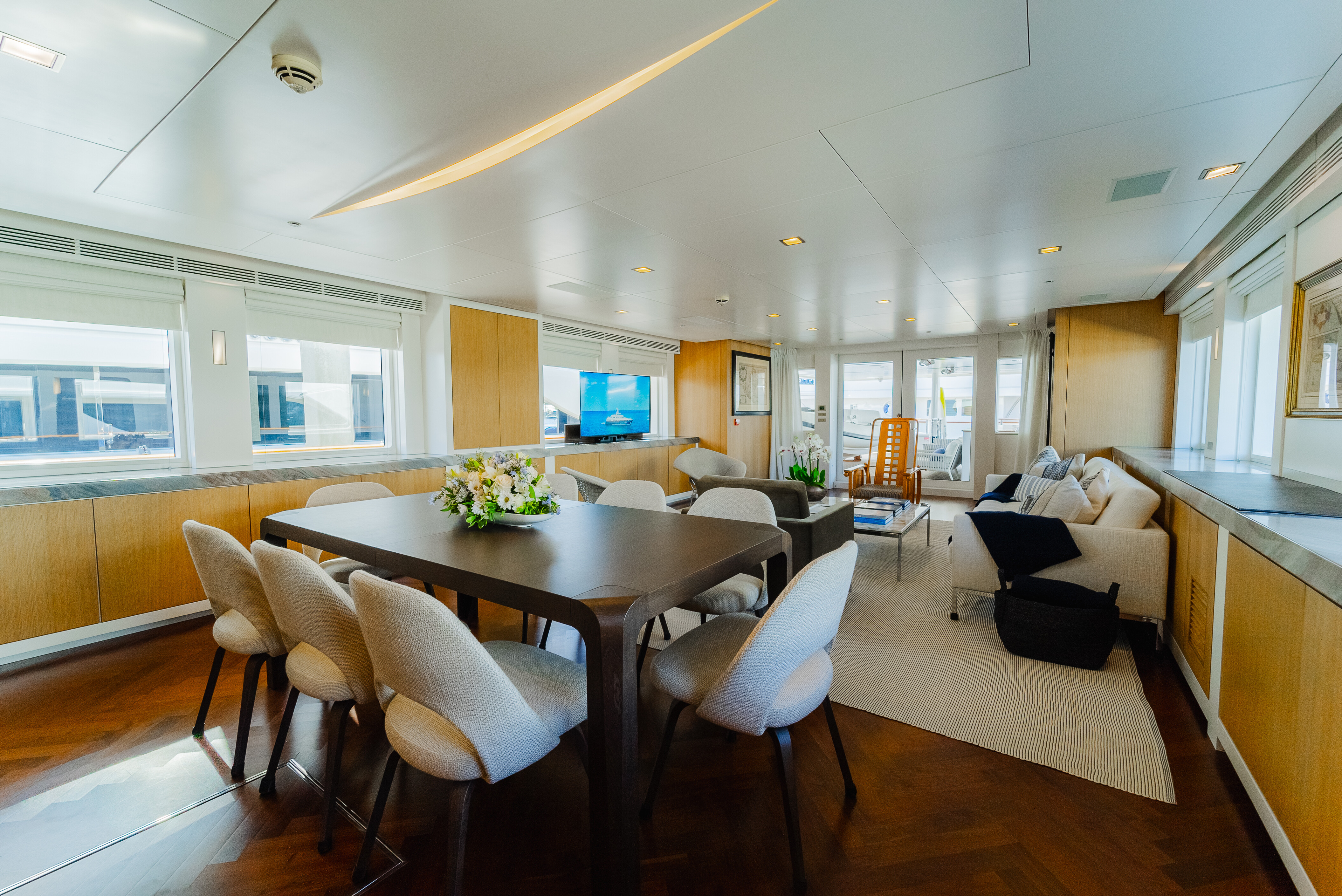 Aboard OCEAN'S SEVEN a 137ft (41.91m) luxury motor yacht for Charter available with Fraser Yachts, built by KINGSHIP YACHT in 2012