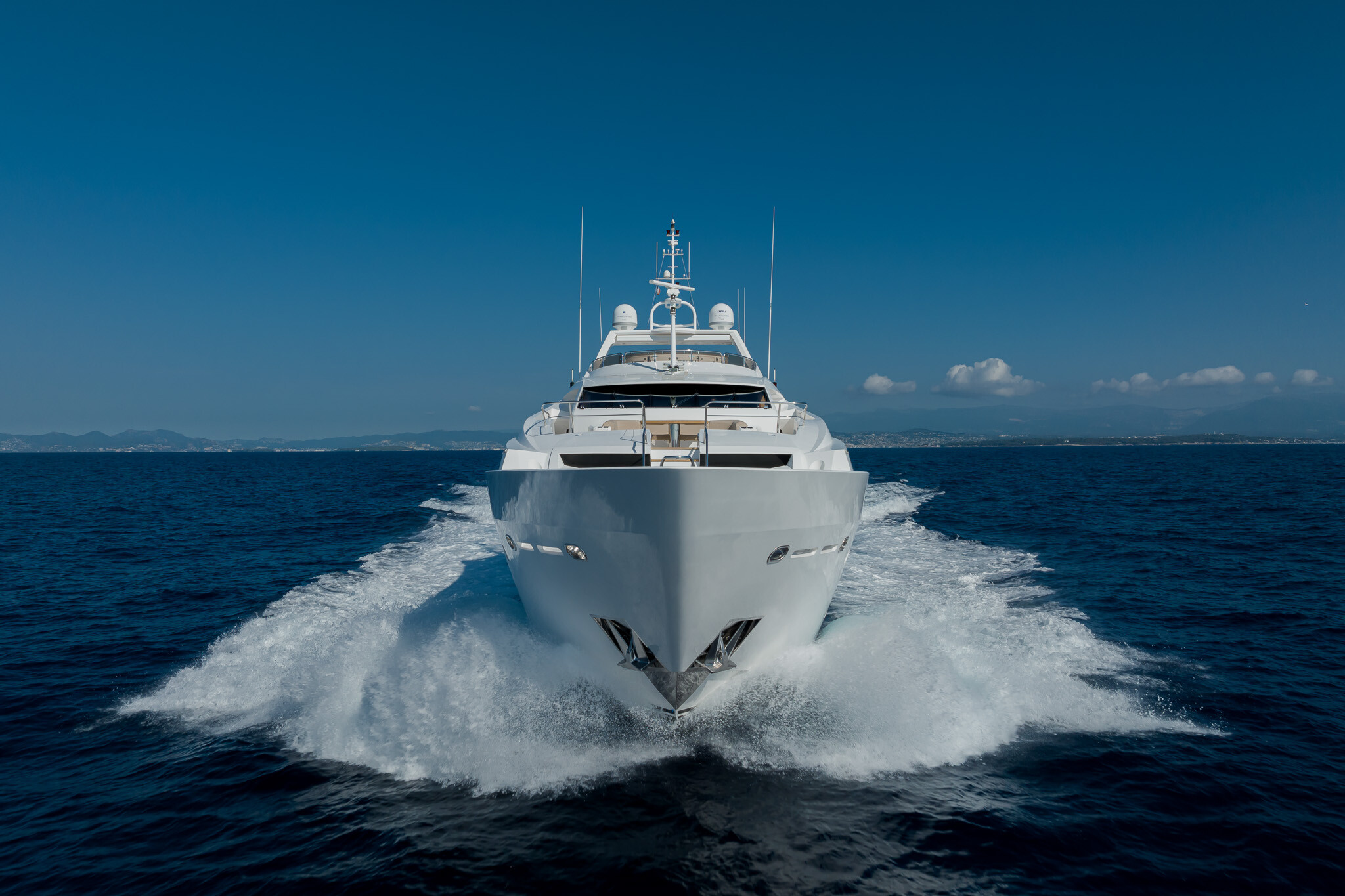 Aboard LUSIA M a 131ft (40.05m) luxury motor yacht , built by SUNSEEKER in 2013
