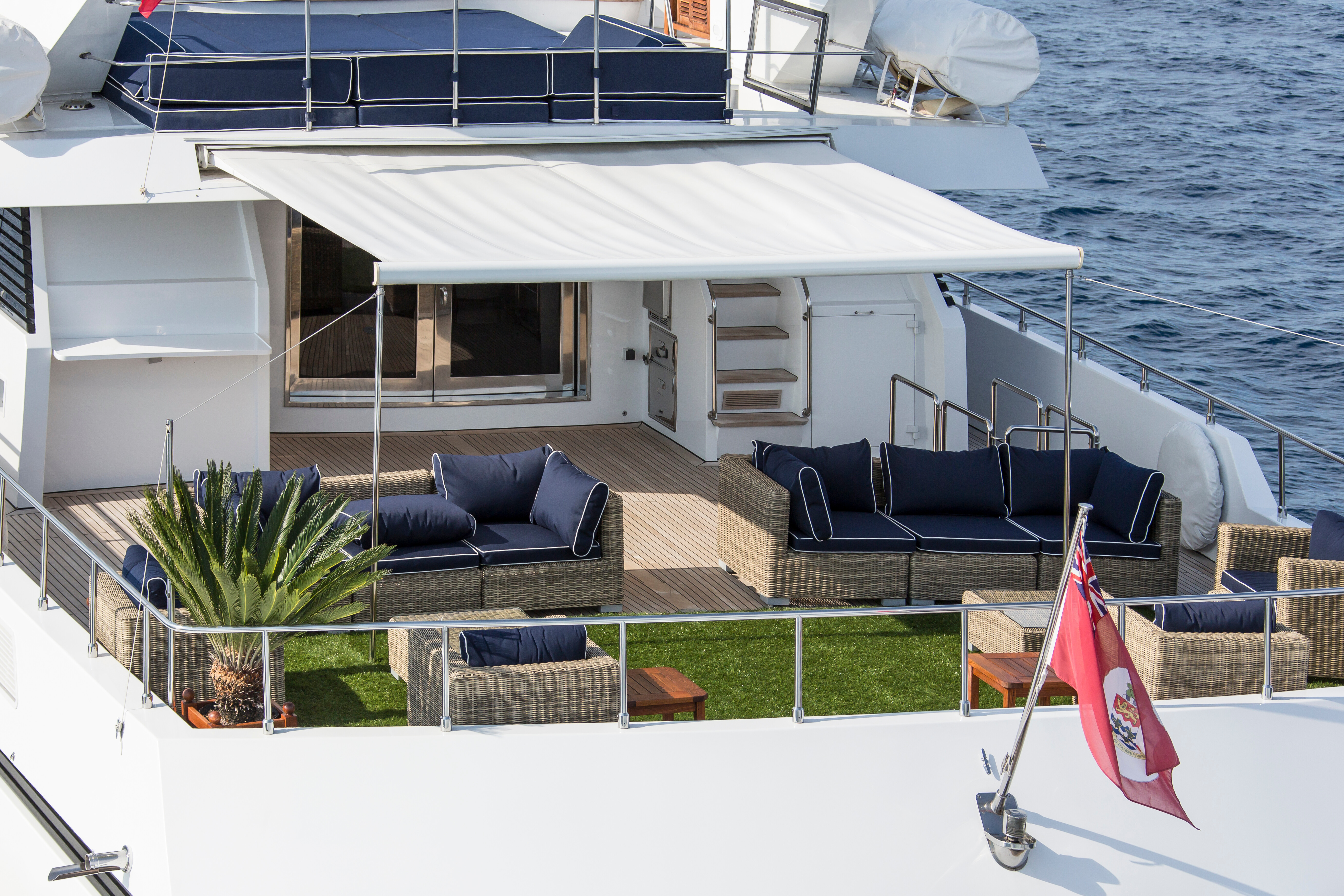 Aboard MIRAGGIO a 134ft (41.02m) luxury motor yacht , built by SIAR MOSCHINI in 1988