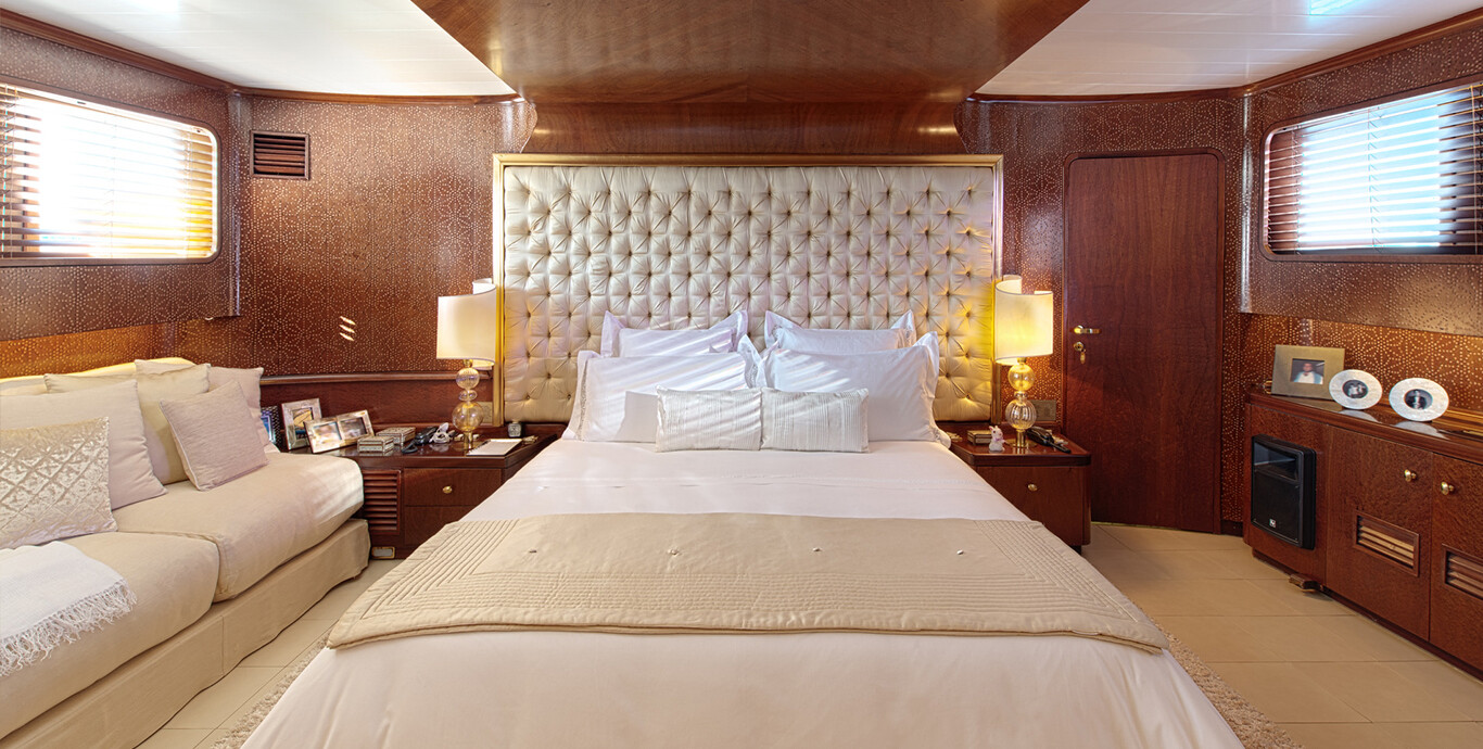 Aboard SIRAHMY a 141ft (43m) luxury motor yacht , built by BENETTI in 1981