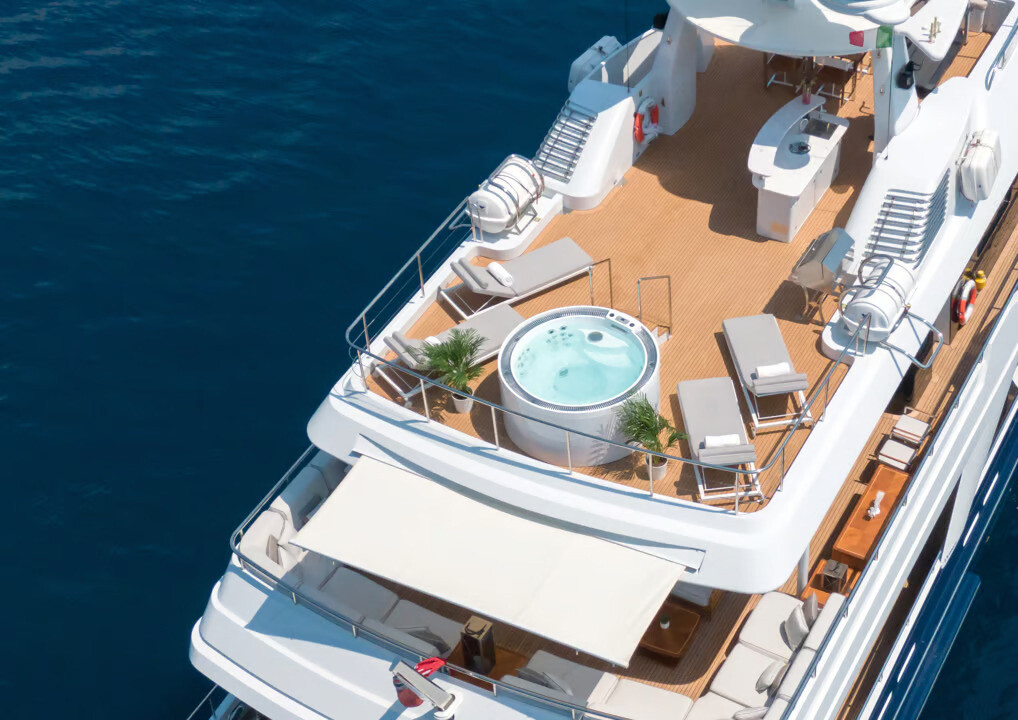 Aboard DEEP BLUE II a 144ft (43.89m) luxury motor yacht for Charter available with Fraser Yachts, built by OCEANCO in 1996