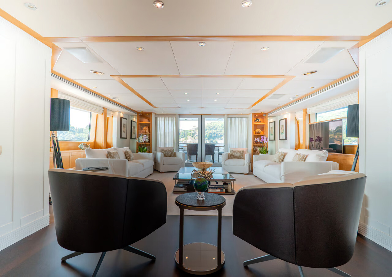 Aboard DEEP BLUE II a 144ft (43.89m) luxury motor yacht for Charter available with Fraser Yachts, built by OCEANCO in 1996