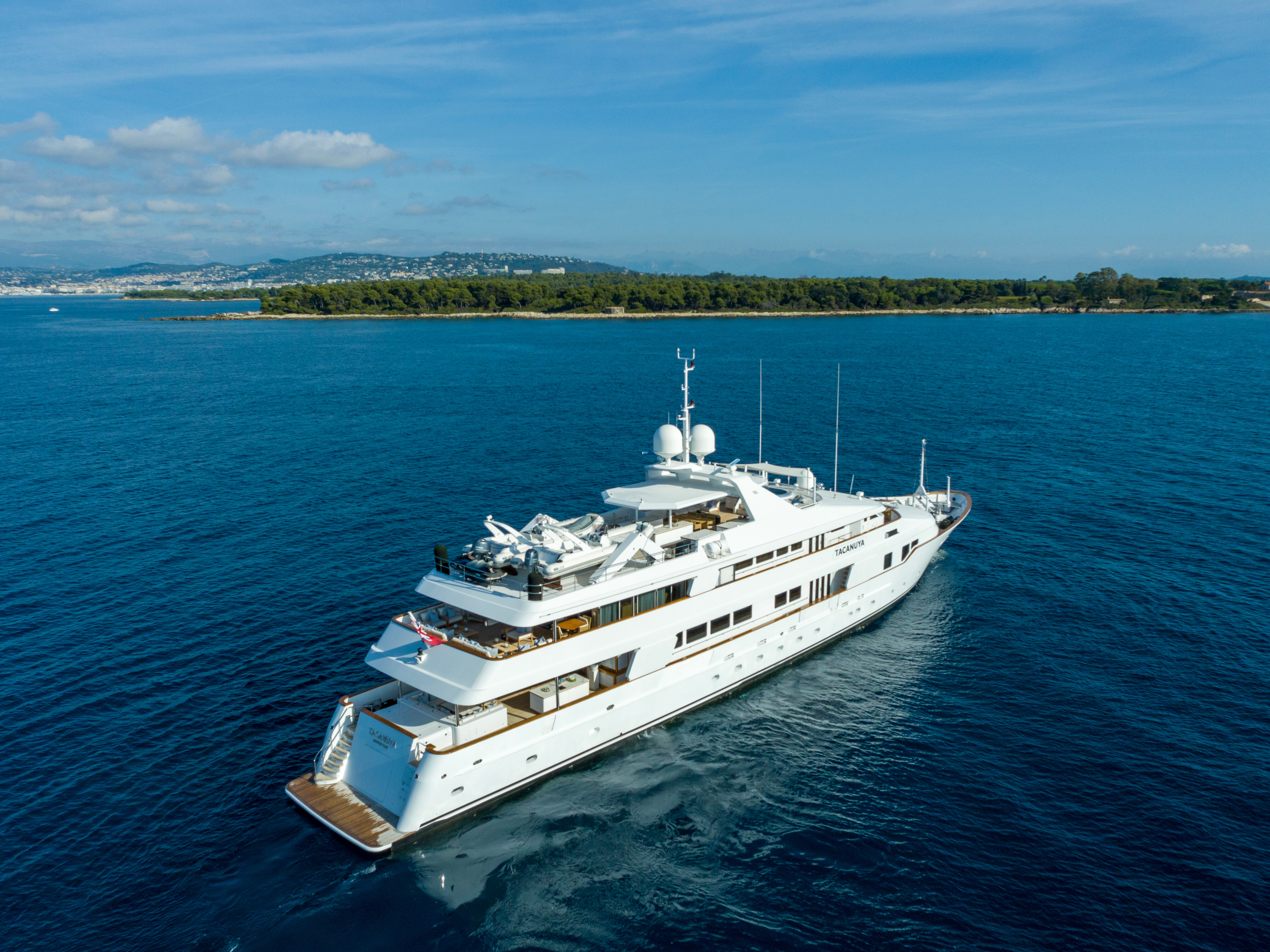 Aboard TACANUYA a 184ft (56.1m) luxury motor yacht for Sale & Charter available with Fraser Yachts, built by SWIFTSHIP in 1992