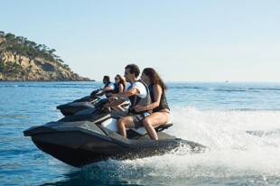 https://media.fraseryachts.com/Yachts/Y3449_MC/images/yachtfolio/friendship-8bjaaks24lae_209020-yQ3zIO8e.jpg?vh=7a1f9a&w=310