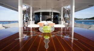 https://media.fraseryachts.com/Yachts/Y3449_MC/images/yachtfolio/friendship-bridge-deck-aft_209112-mKs6XFaa.jpg?vh=4c995b&w=310