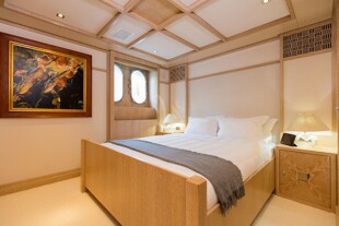 https://media.fraseryachts.com/Yachts/Y3449_MC/images/yachtfolio/friendship-double-guest-cabin_209023-aTikuhIY.jpg?vh=957a06&w=310