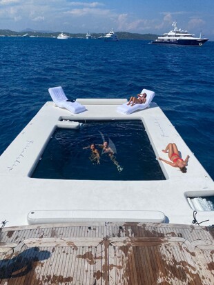 https://media.fraseryachts.com/Yachts/Y3449_MC/images/yachtfolio/friendship-hocse-xg28x_236926-wa7xYnXx.jpg?vh=5f10c5&w=310