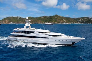 https://media.fraseryachts.com/Yachts/Y3449_MC/images/yachtfolio/friendship-underway_209050-bfQXMZQv.jpg?vh=8d1b82&w=310