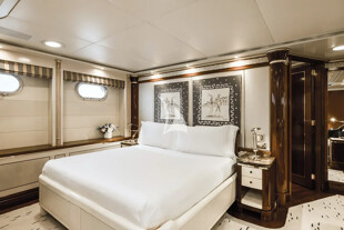 https://media.fraseryachts.com/Yachts/Y3480_MC/images/yachtfolio/olympus-double-picasso-cabin-stdb_401733-MUT94EdM.jpg?vh=59b54f&w=310