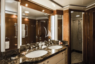 https://media.fraseryachts.com/Yachts/Y3480_MC/images/yachtfolio/olympus-guest-bathroom-stbd_401732-g9r9edb3.jpg?vh=ab4a61&w=310