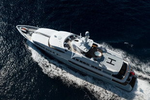 https://media.fraseryachts.com/Yachts/Y3480_MC/images/yachtfolio/olympus-olympus_401718-rvPC3c16.jpg?vh=871619&w=310