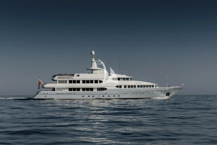https://media.fraseryachts.com/Yachts/Y3480_MC/images/yachtfolio/olympus-olympus_401720-U5D5aPJ1.jpg?vh=d0c101&w=310