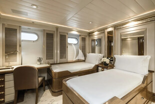 https://media.fraseryachts.com/Yachts/Y3480_MC/images/yachtfolio/olympus-twin-cabin-stbd_401766-5zGHlVy0.jpg?vh=b93d5e&w=310