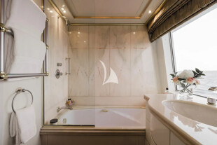 https://media.fraseryachts.com/Yachts/Y3480_MC/images/yachtfolio/olympus-vip-bathroom_401769-3YVDH1yR.jpg?vh=c9bbdd&w=310