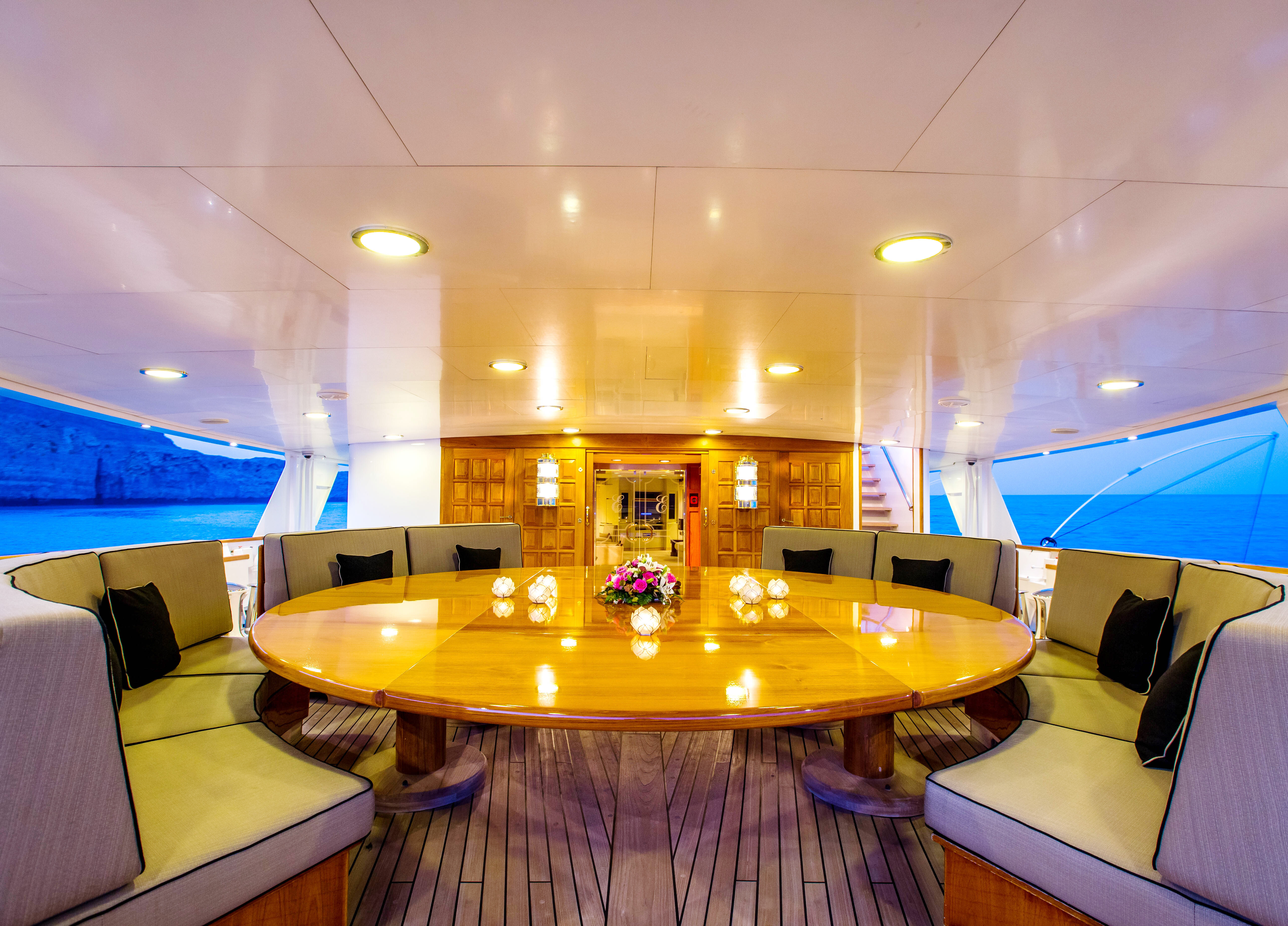 Aboard ESMERALDA a 202ft (61.57m) luxury motor yacht for Charter available with Fraser Yachts, built by CODECASA in 1981