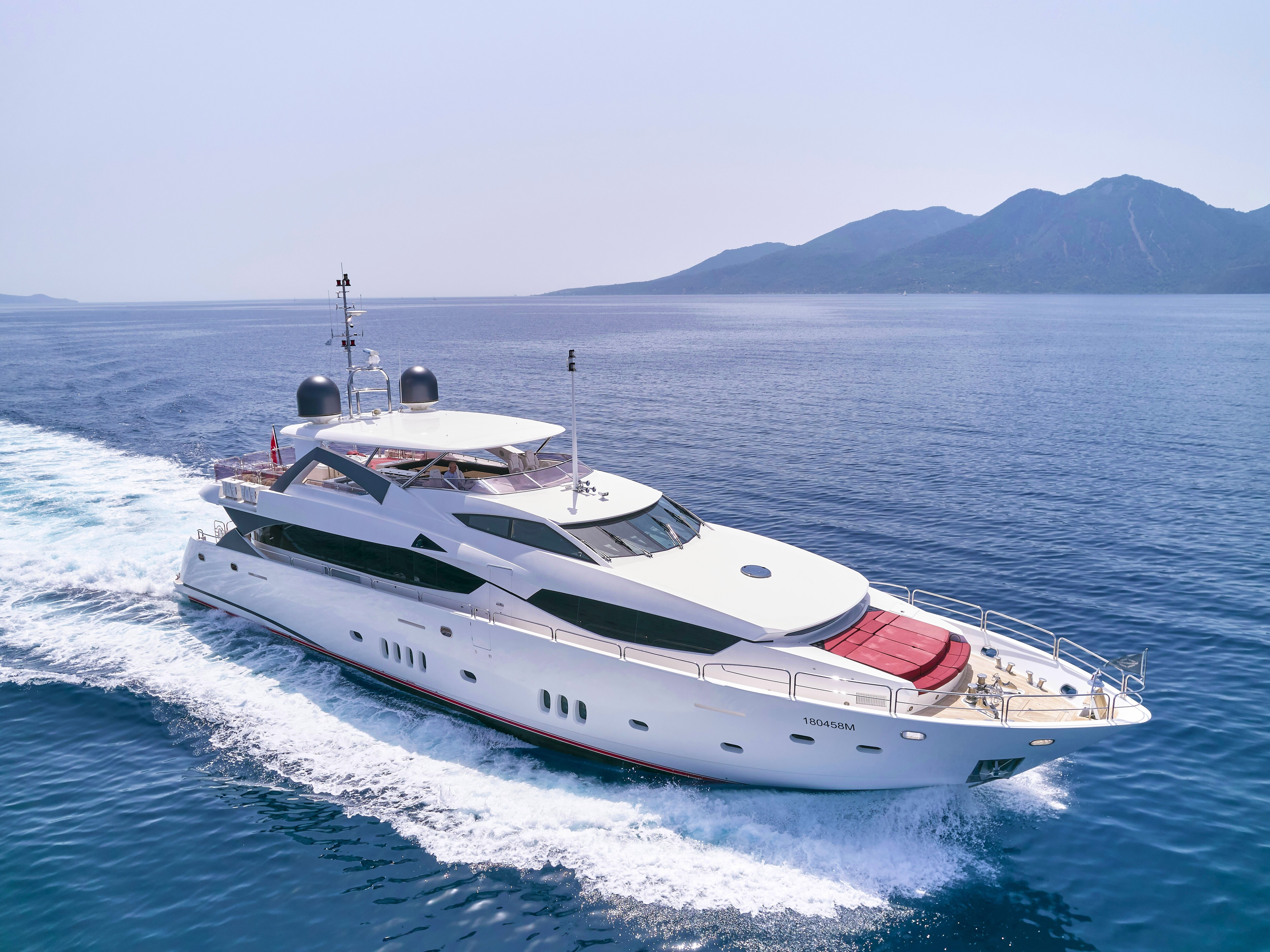Aboard WHITE PEARL I a 111ft (33.91m) luxury motor yacht for Charter available with Fraser Yachts, built by SUNSEEKER in 2010