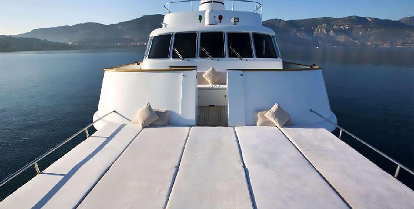 Aboard MIZAR a 103ft (31.5m) luxury motor yacht , built by BENETTI in 1973