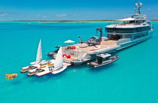 https://media.fraseryachts.com/Yachts/Y3745_MC_MC/images/yachtfolio/bold-cruising-in-exumas_171836-o3aaNt46.jpg?vh=003de9&w=310