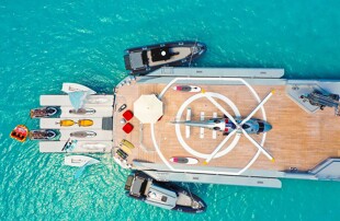 https://media.fraseryachts.com/Yachts/Y3745_MC_MC/images/yachtfolio/bold-cruising-in-exumas_171841-NgBBZxxU.jpg?vh=8d9de0&w=310