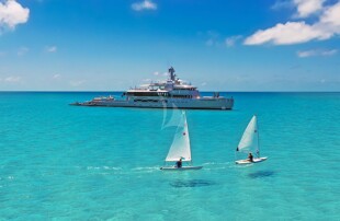 https://media.fraseryachts.com/Yachts/Y3745_MC_MC/images/yachtfolio/bold-cruising-in-exumas_171846-DvQlcgjt.jpg?vh=8ecddd&w=310