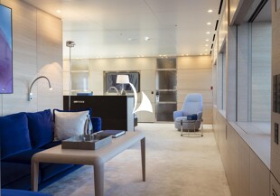 https://media.fraseryachts.com/Yachts/Y3745_MC_MC/images/yachtfolio/bold-master-cabin_137530-dNeXg5uX.jpg?vh=a44a50&w=310
