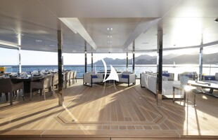 https://media.fraseryachts.com/Yachts/Y3745_MC_MC/images/yachtfolio/bold-owner-s-deck-aft_137543-IgAp7myN.jpg?vh=7641b4&w=310
