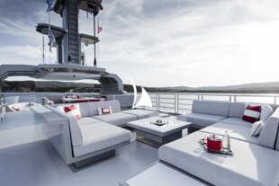 https://media.fraseryachts.com/Yachts/Y3745_MC_MC/images/yachtfolio/bold-sun-deck-aft_137631-jLatGZjE.jpg?vh=5b42a4&w=310