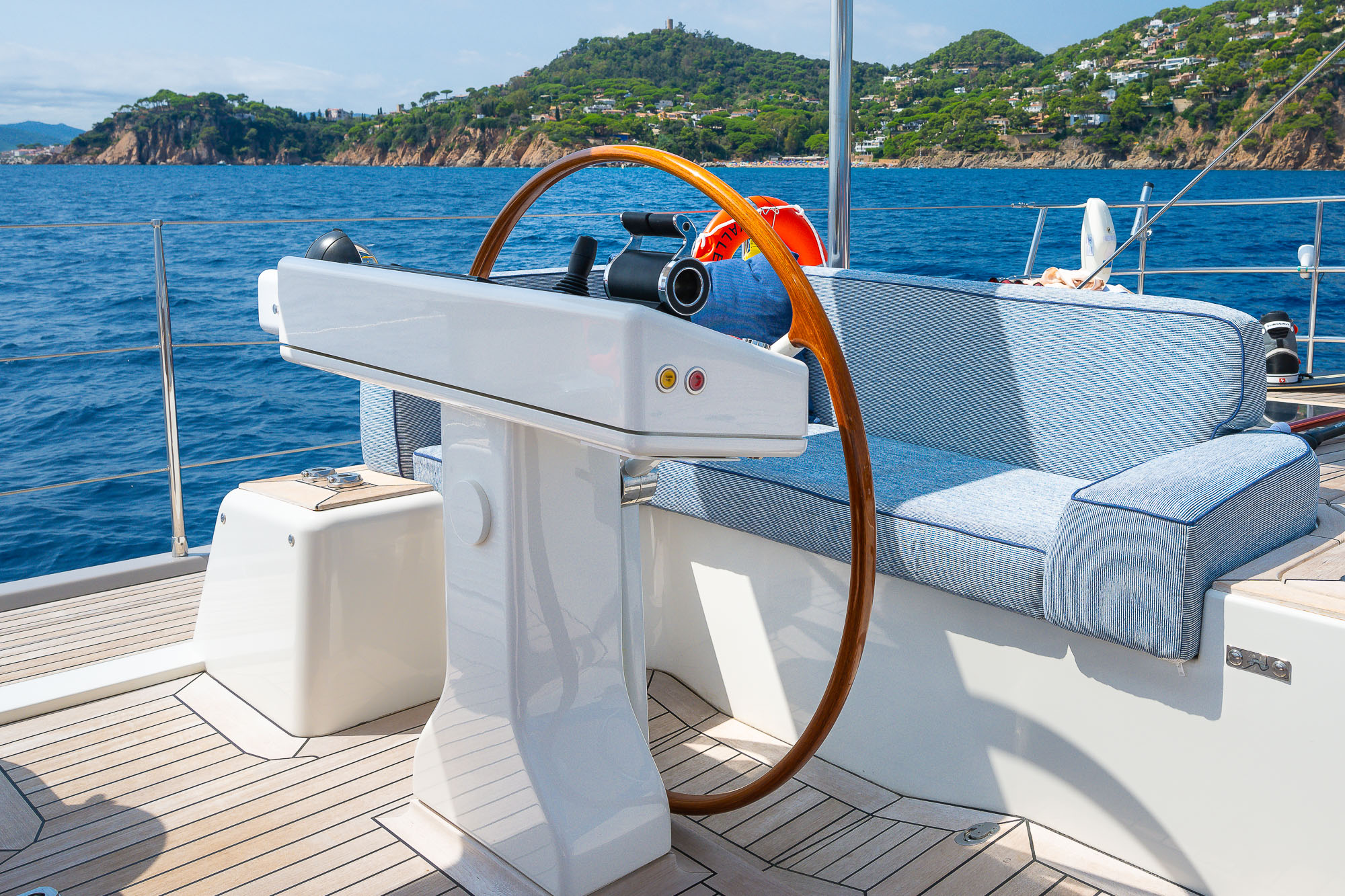 05_Selena_Helm-oxhAYc1m.jpg