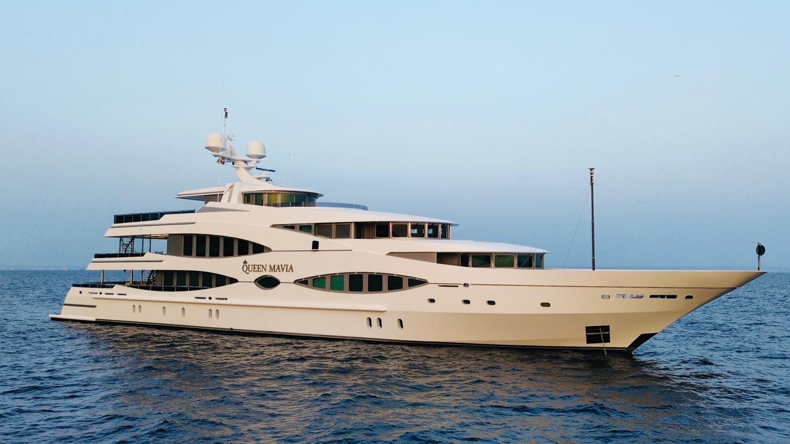 Aboard QUEEN MAVIA a 203ft (62m) luxury motor yacht for Sale available with Fraser Yachts, built by OCEANCO in 2001