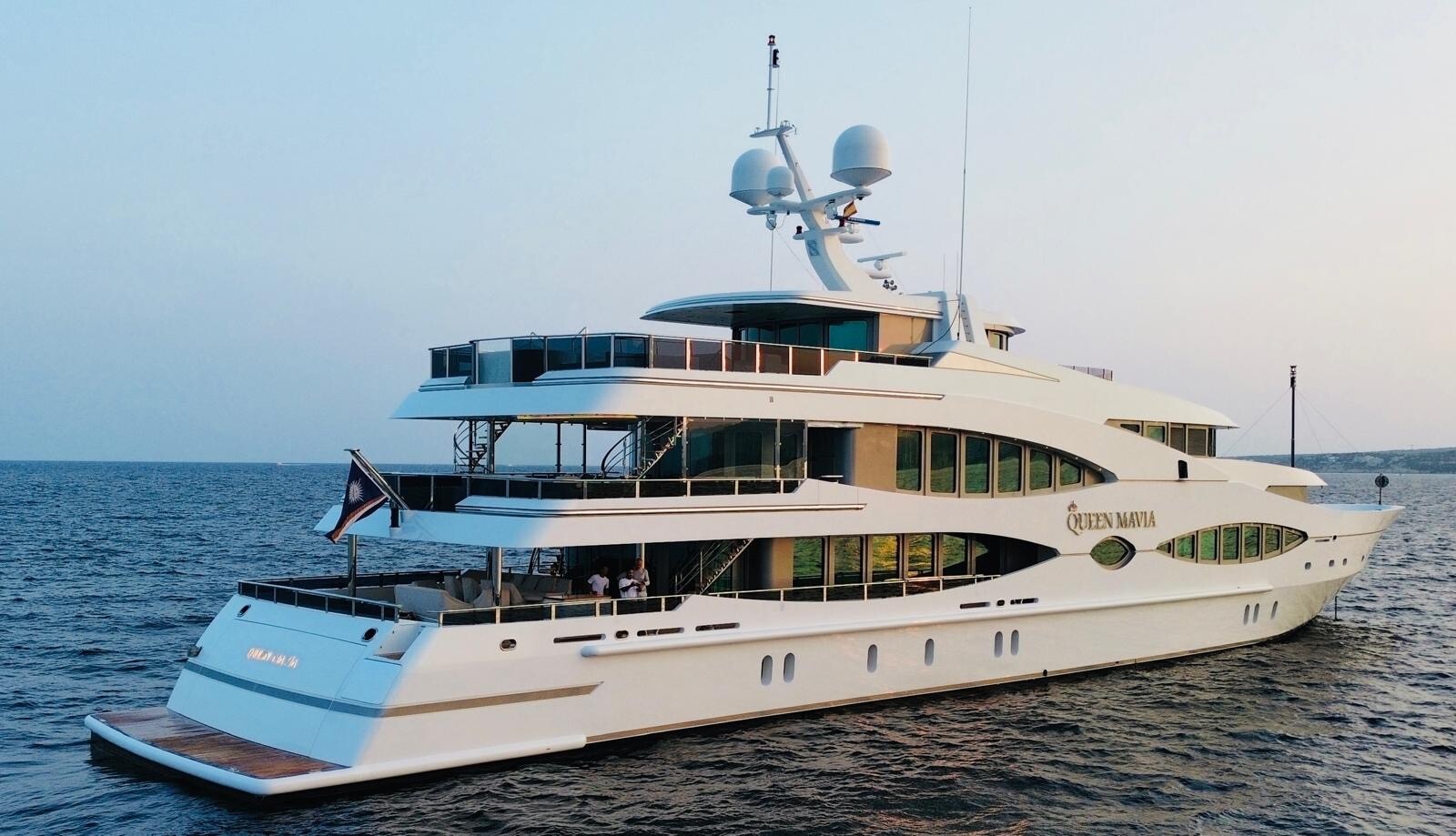 Aboard QUEEN MAVIA a 203ft (62m) luxury motor yacht for Sale available with Fraser Yachts, built by OCEANCO in 2001