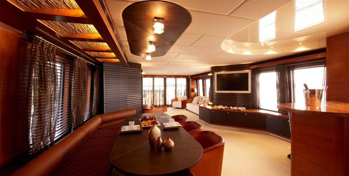 Aboard LITTLE PERLE a 98ft (29.9m) luxury motor yacht , built by MOONEN SHIPYARD in 2008
