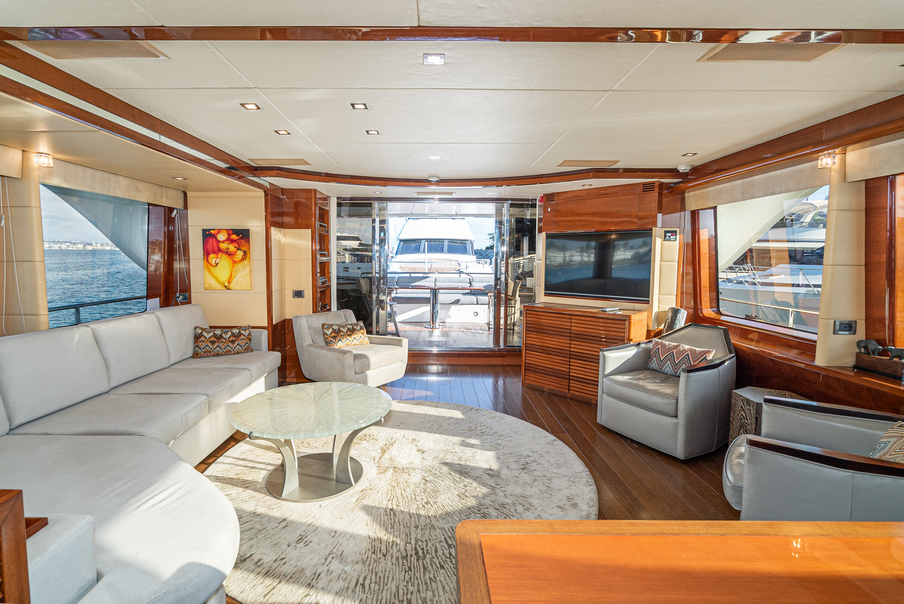 Aboard XOXO a 85ft (25.91m) luxury motor yacht for Sale available with Fraser Yachts, built by BENETTI in 2008