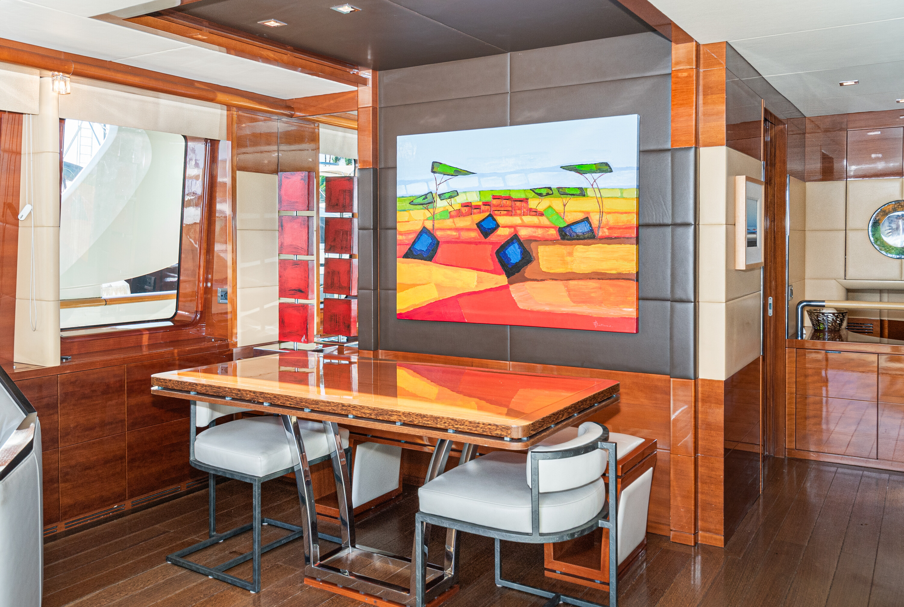 Aboard XOXO a 85ft (25.91m) luxury motor yacht for Sale available with Fraser Yachts, built by BENETTI in 2008