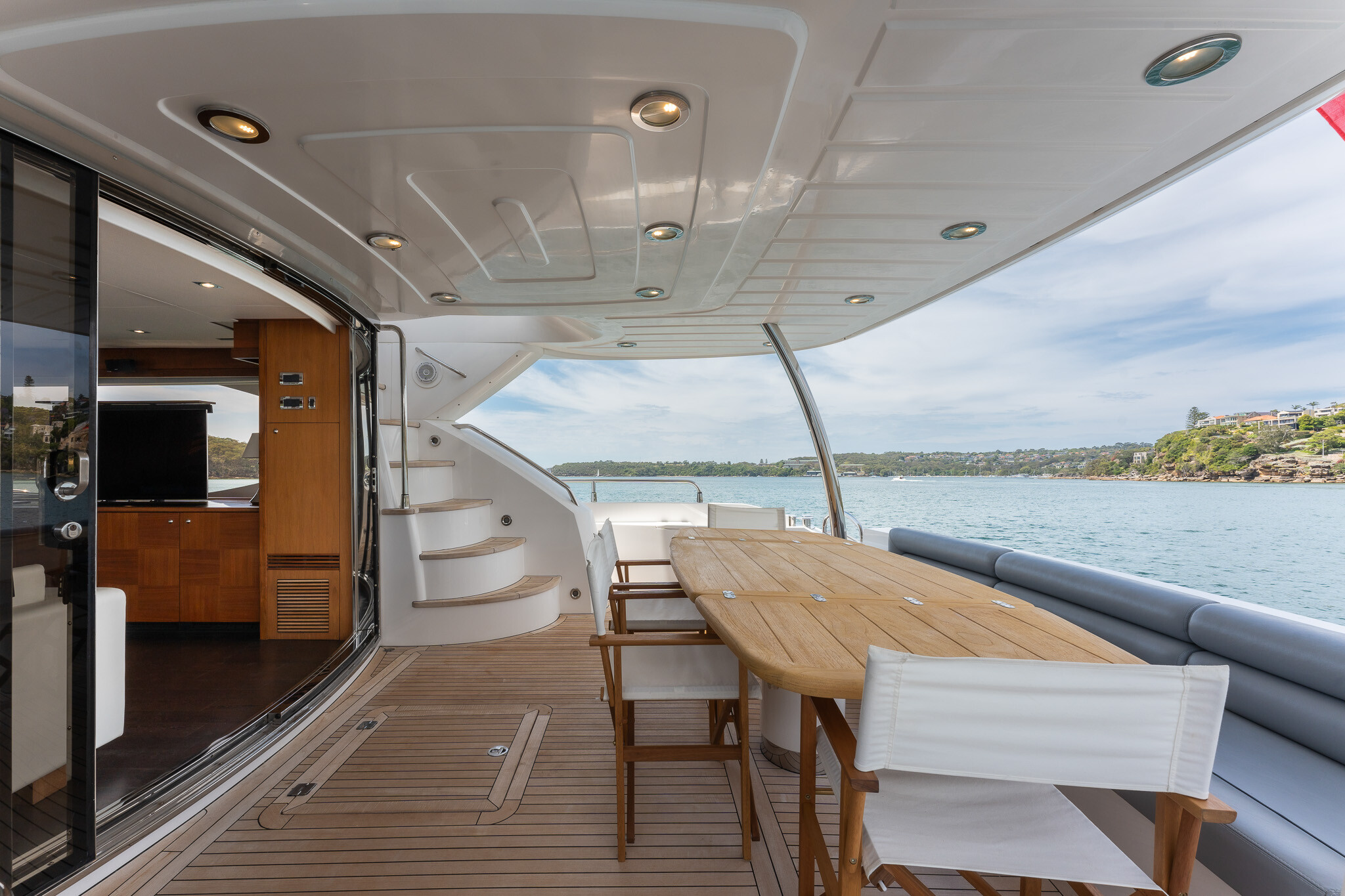 Aboard SYDNEY a 86ft (26.3m) luxury motor yacht for Sale available with Fraser Yachts, built by SUNSEEKER in 2009
