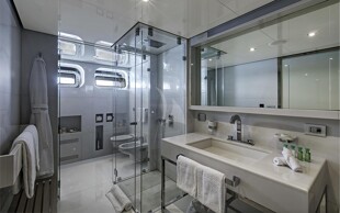 https://media.fraseryachts.com/Yachts/Y457_MC_MC/images/yachtfolio/vicky-double-stateroom-bathroom_102564-eIebEEcR.jpg?vh=5ce0f2&w=310