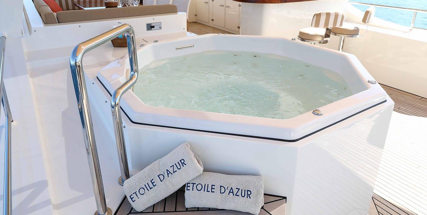 Aboard WAIRUA a 99ft (30.4m) luxury motor yacht , built by MOONEN SHIPYARD in 2008