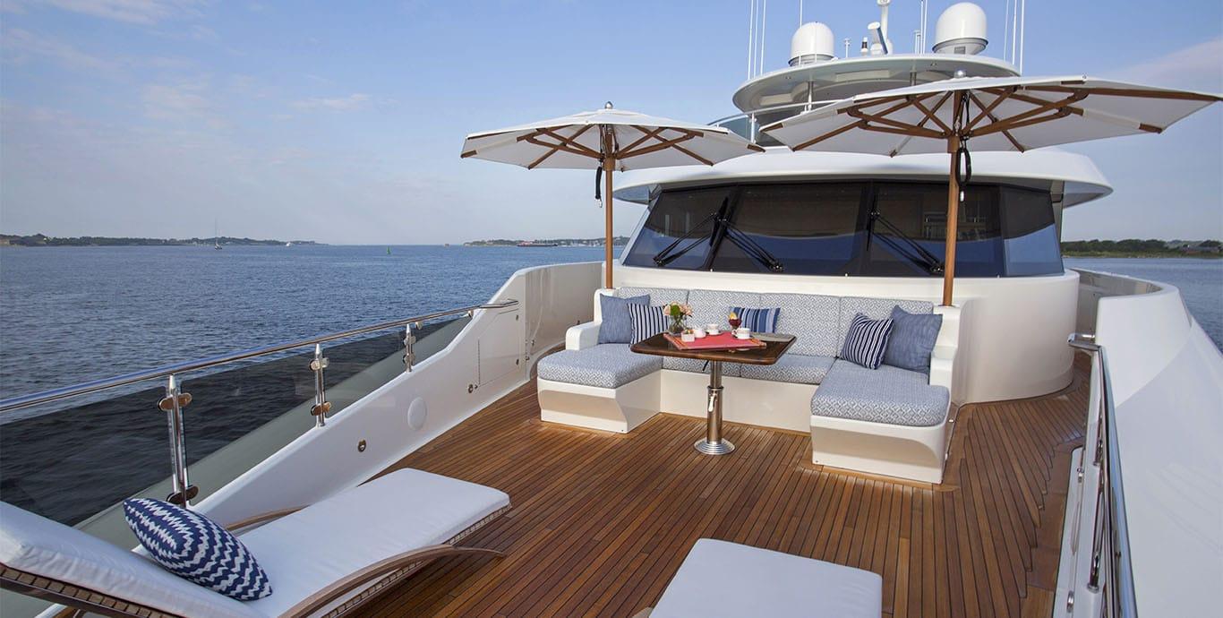 Aboard FAR NIENTE a 131ft (40.01m) luxury motor yacht , built by WESTPORT in 2014