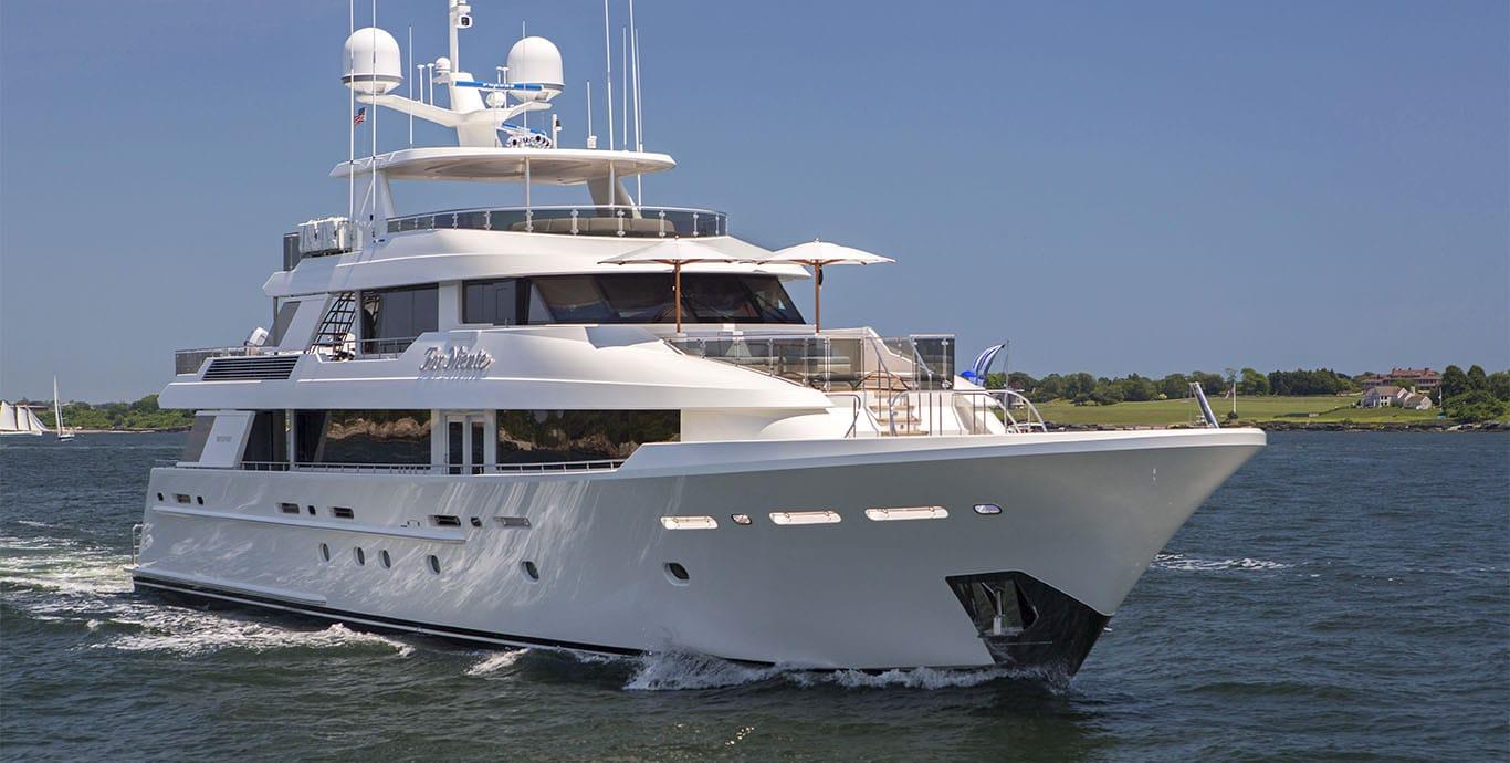 Aboard FAR NIENTE a 131ft (40.01m) luxury motor yacht , built by WESTPORT in 2014